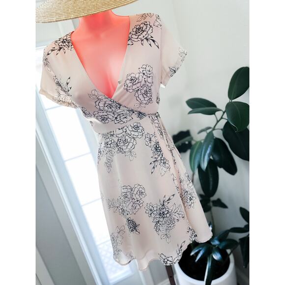 Flowers in my Heart floaty blooming floral neutral wrap tie back mini dress s - Picture 6 of 6